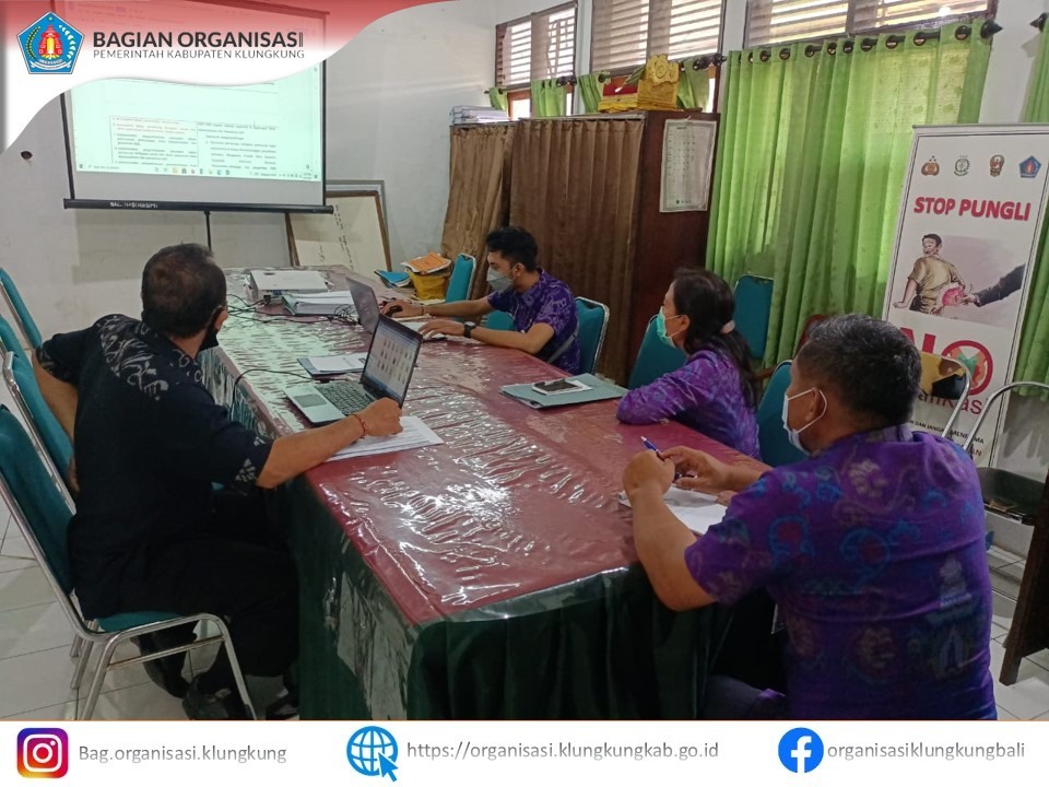 DESK SOTK DINAS KEPENDUDUKAN DAN PENCATATAN SIPIL DAN DINAS PENANAMAN MODAL DAN PELAYANAN TERPADU SATU PINTU KAB. KLUNGKUNG